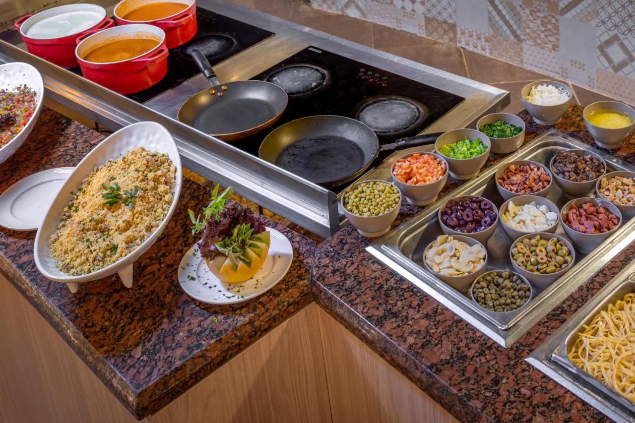 Serhs Natal Grand Hotel & Resort Екстериор снимка A salad bar