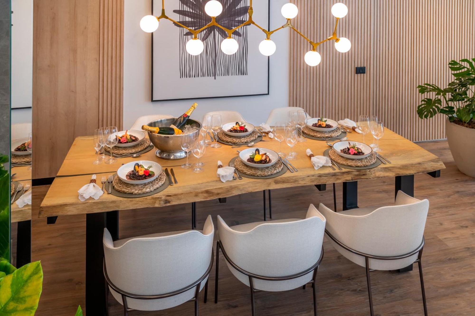 Serhs Natal Grand Hotel & Resort Екстериор снимка A dining room table